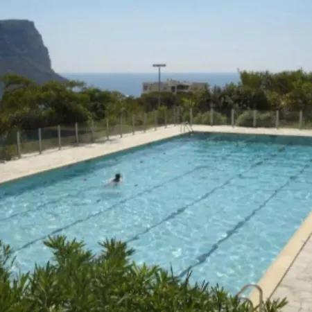Superbe Piscine, Tennis, Vue Et Decore Avec Gout *