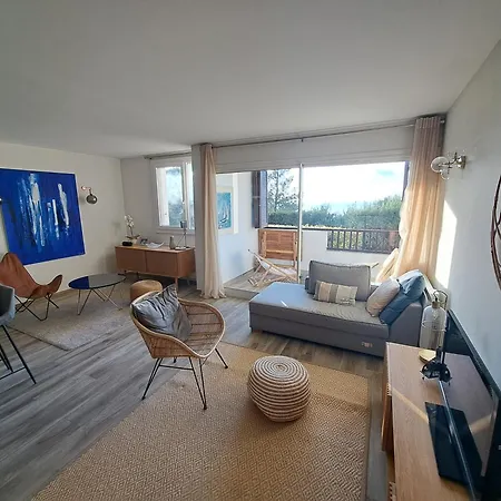 Superbe Piscine, Tennis, Vue Et Decore Avec Gout Apartment