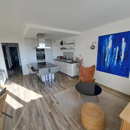 Apartment Superbe Piscine, Tennis, Vue Et Decore Avec Gout Cassis